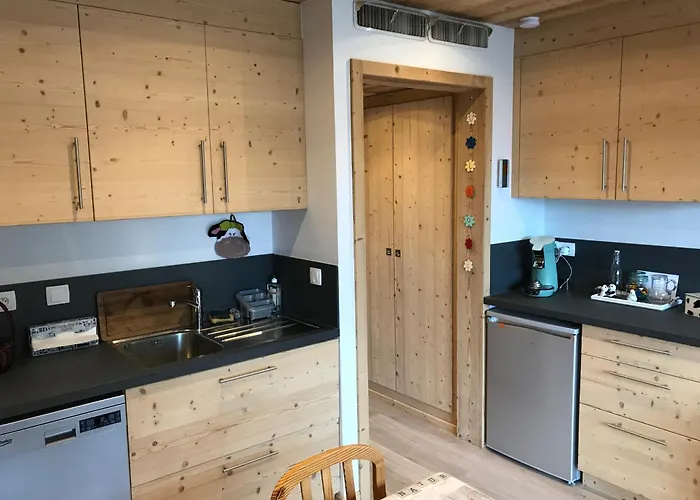 Ambrunes 9 - Grand Rénové Dans Le Centre De * Châtel