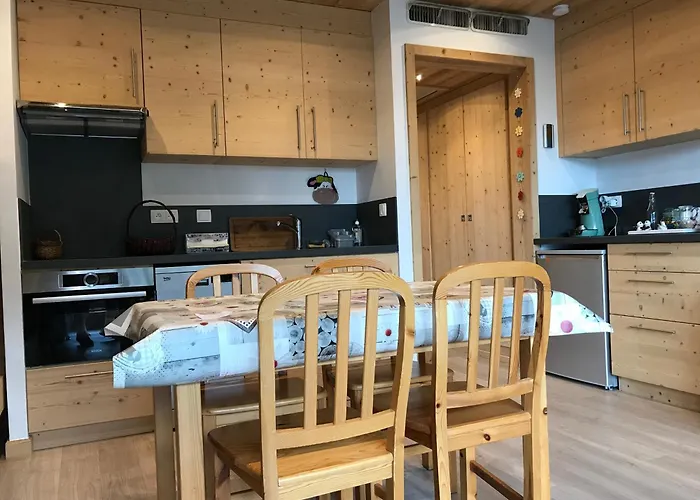 Appartement Ambrunes 9 - Grand Rénové Dans Le Centre De Châtel