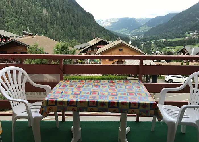 Ambrunes 9 - Grand Rénové Dans Le Centre De Appartement Châtel