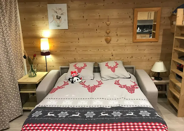 Ambrunes 9 - Grand Rénové Dans Le Centre De Appartement Châtel
